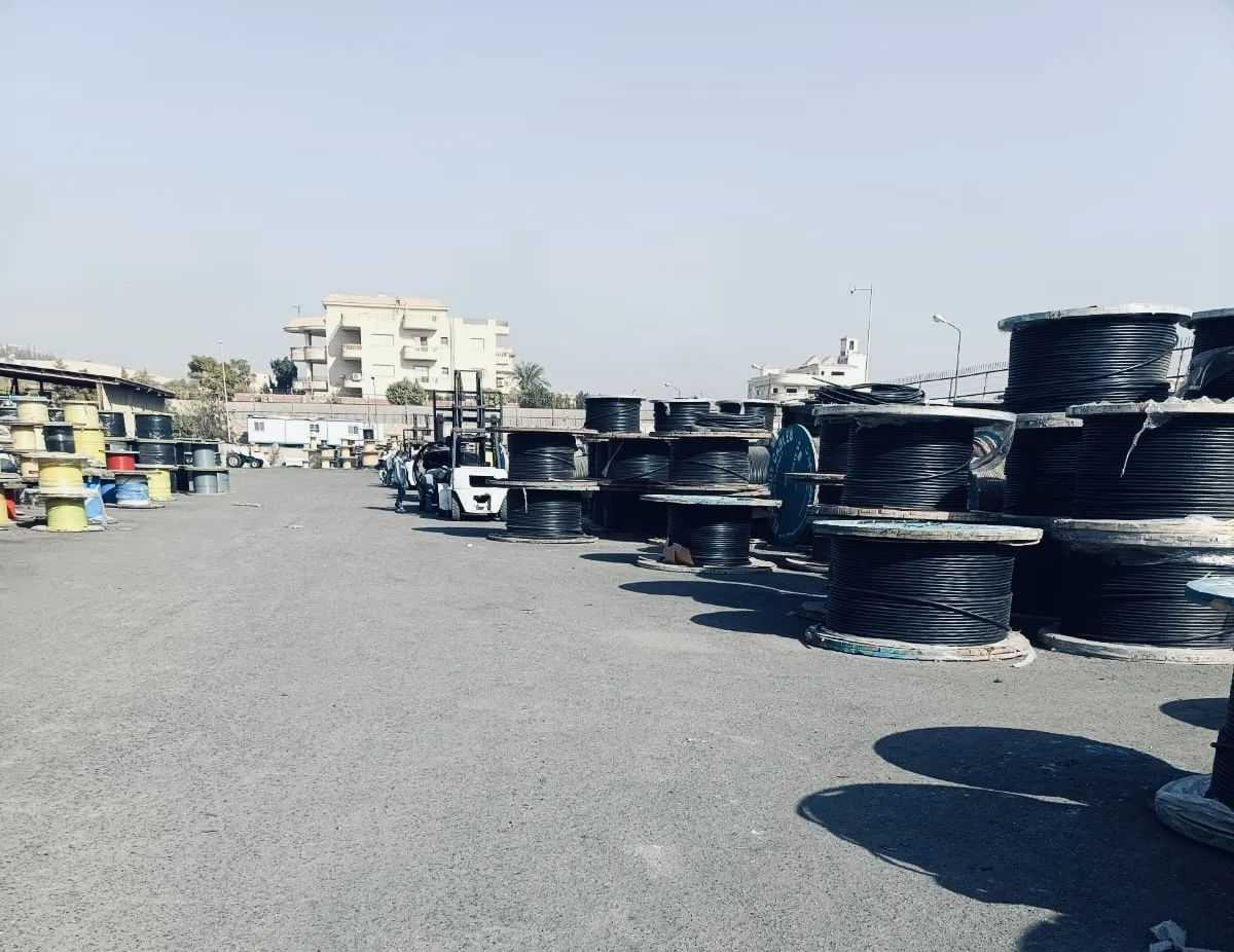 بكرات كابلات جاهزة للتوريد
